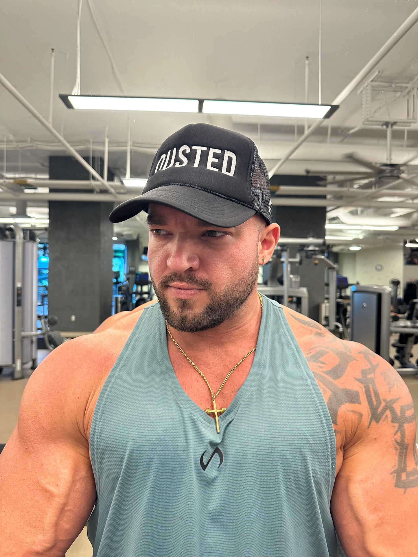 DUSTED HAT